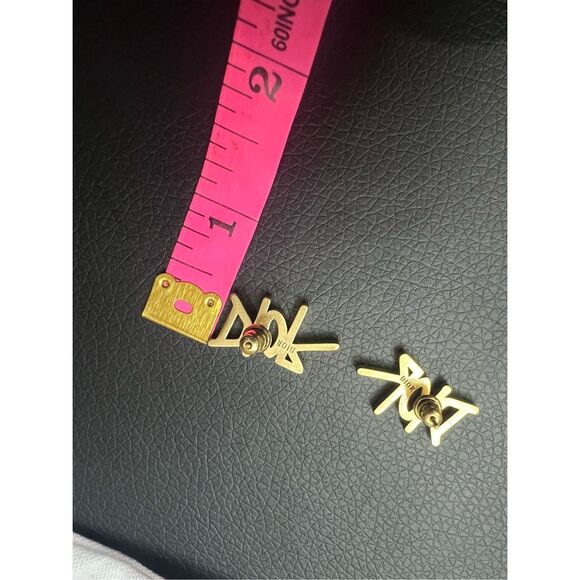 ⚡CLOSET CLEAR-OUT: PRICE DROP⚡ Dior gold tone earrings - Picture 5 of 7
